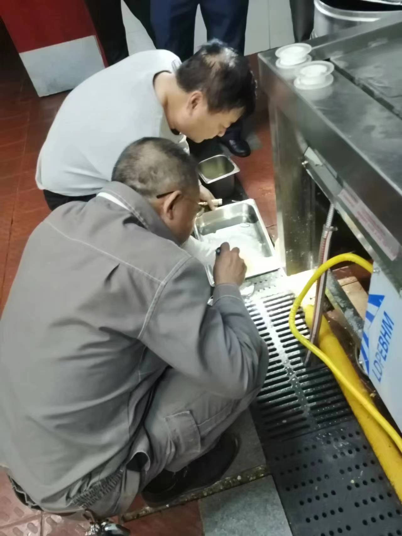 李德文工作現(xiàn)場4.jpg 李德文工作現(xiàn)場4.jpg