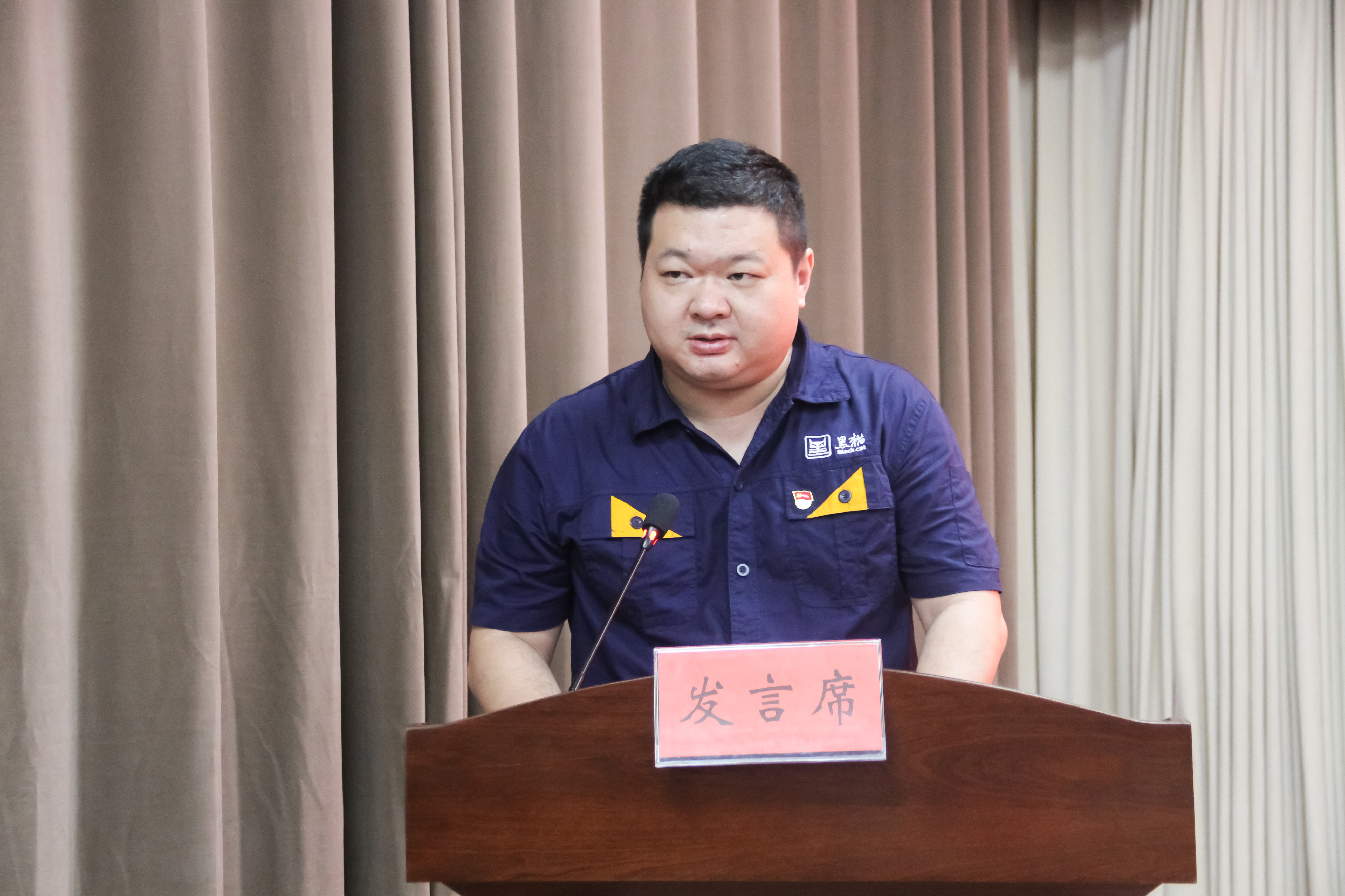 IMG_3985.jpg IMG_3985.jpg