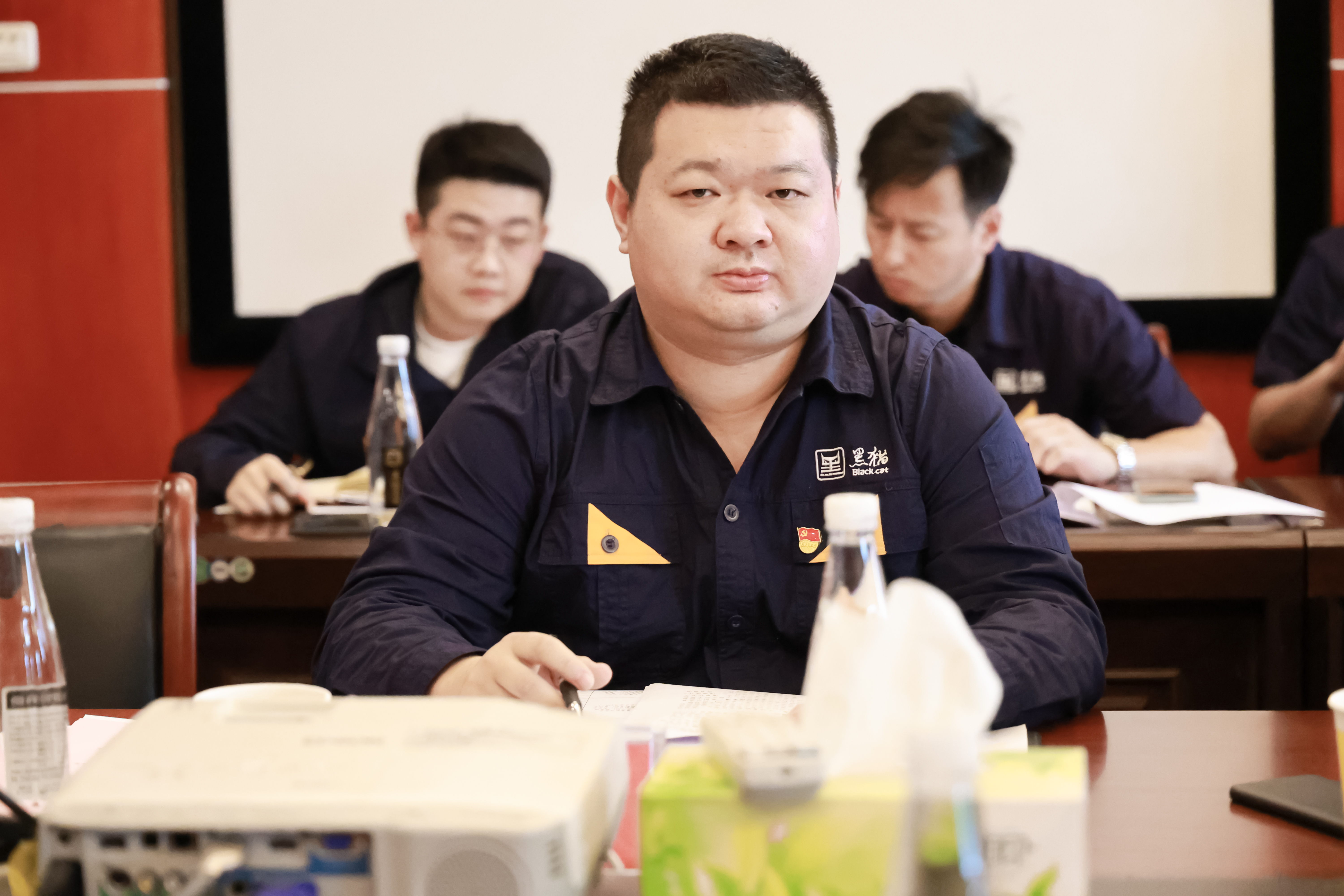 2L4A4202.jpg 2L4A4202.jpg