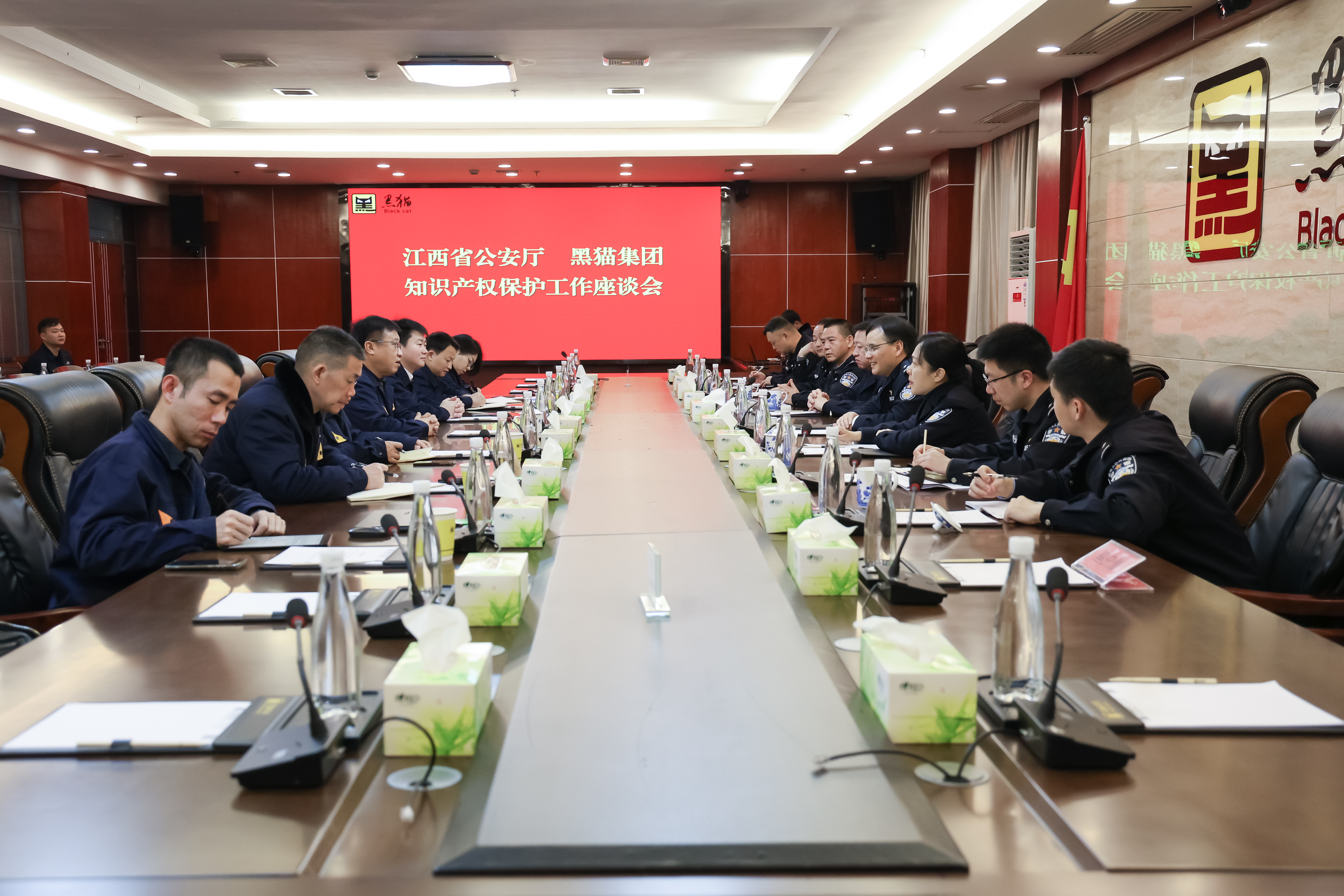 2L4A5255.jpg 2L4A5255.jpg