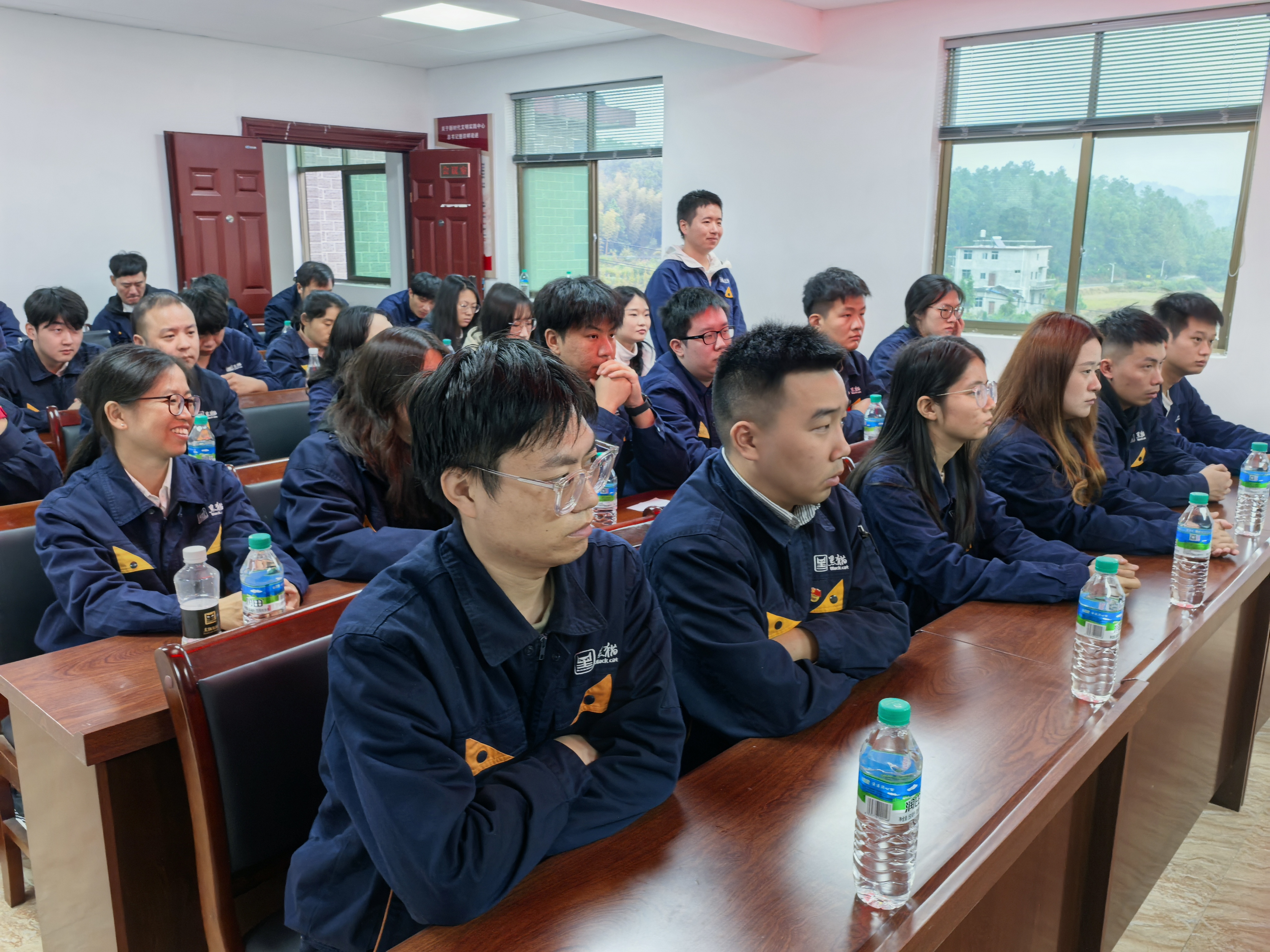 活動(dòng)現(xiàn)場.jpg 活動(dòng)現(xiàn)場.jpg