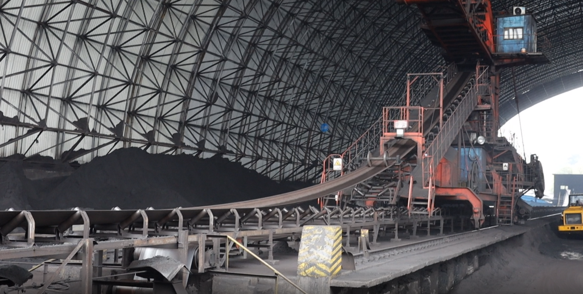 傳送進廠煤 景焦能源公司沈穎攝.png 傳送進廠煤 景焦能源公司沈穎攝.png